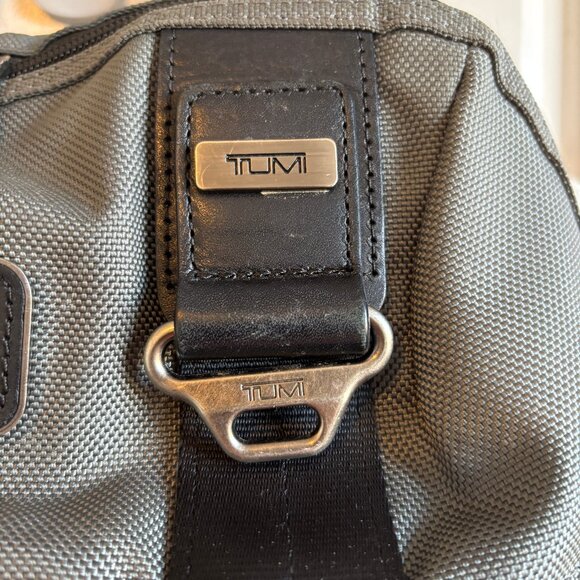 Tumi backpack in orange and grey - Picture 5 of 9